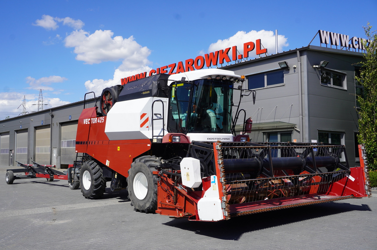 ROSTSELMASH VECTOR 425 RSM-101 grain harvester + Header 5 m + rapeseed harvesting extension / 2300 MTH - Combină de recoltat cereale: Foto 3 ROSTSELMASH VECTOR 425 RSM-101 grain harvester + Header 5 m + rapeseed harvesting extension / 2300 MTH - Combină de recoltat cereale: Foto 3