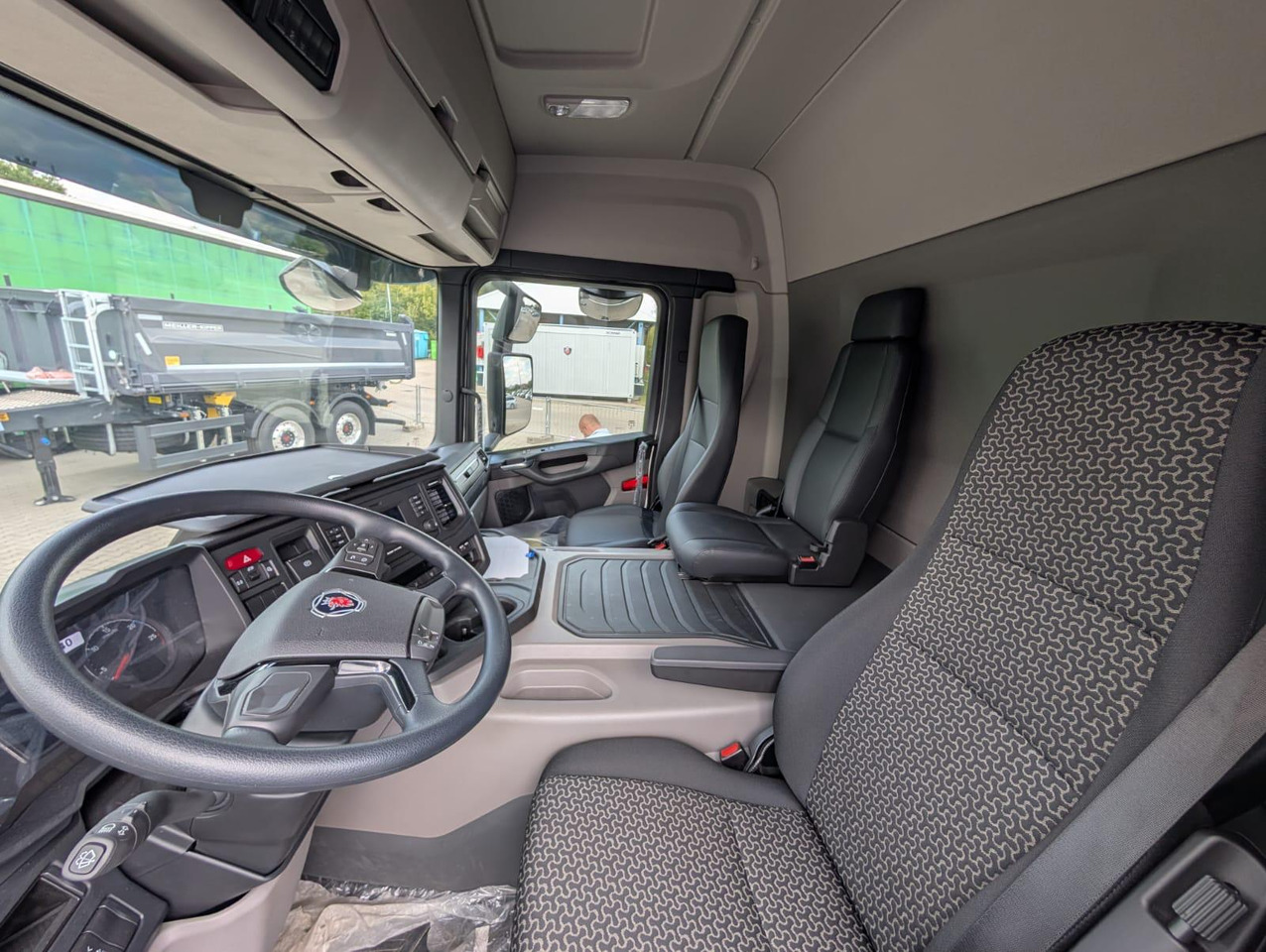 SCANIA P 340 B6x2*4NA / chassis frame / steering axle / CNG / large cab / 8 units - Autogunoiere: Foto 5 SCANIA P 340 B6x2*4NA / chassis frame / steering axle / CNG / large cab / 8 units - Autogunoiere: Foto 5
