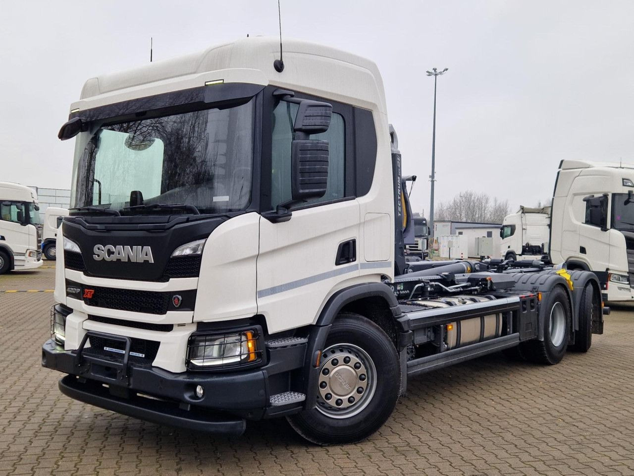 SCANIA P420 B6x2*4 / Meiller Kipper Tectrum RS 21 hooklift / 2025 / no mileage! - Camion cu cârlig: Foto 4 SCANIA P420 B6x2*4 / Meiller Kipper Tectrum RS 21 hooklift / 2025 / no mileage! - Camion cu cârlig: Foto 4
