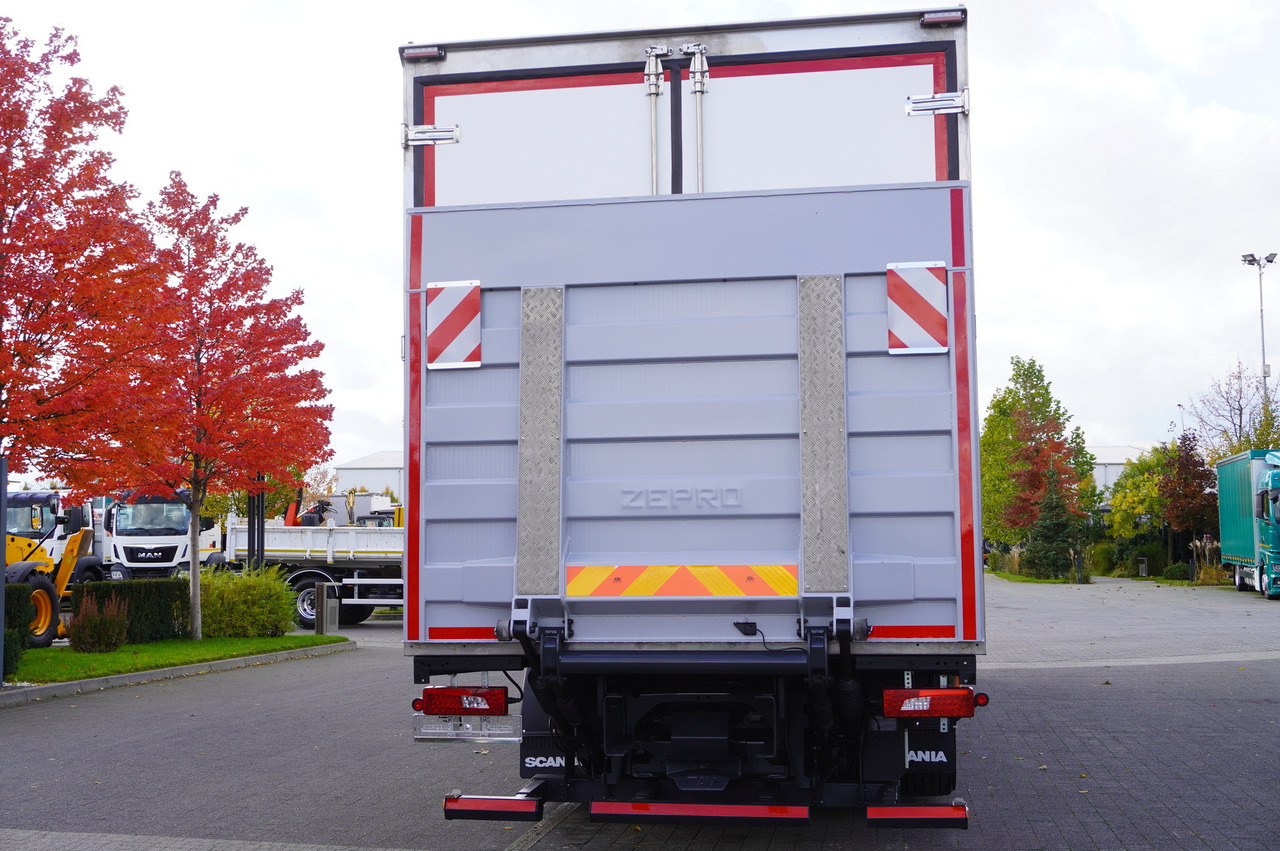 SCANIA R500 E6 6x2 / Lecapitaine 21 EPAL refrigerator / Carrier Supra 1150 / 2021 / steered axle - Camion frigider: Foto 3 SCANIA R500 E6 6x2 / Lecapitaine 21 EPAL refrigerator / Carrier Supra 1150 / 2021 / steered axle - Camion frigider: Foto 3