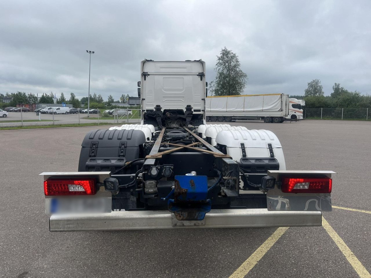SCANIA R560 B8x4*4 / Chassis / sleeper cab / Power take-off - Camion cu macara: Foto 5 SCANIA R560 B8x4*4 / Chassis / sleeper cab / Power take-off - Camion cu macara: Foto 5