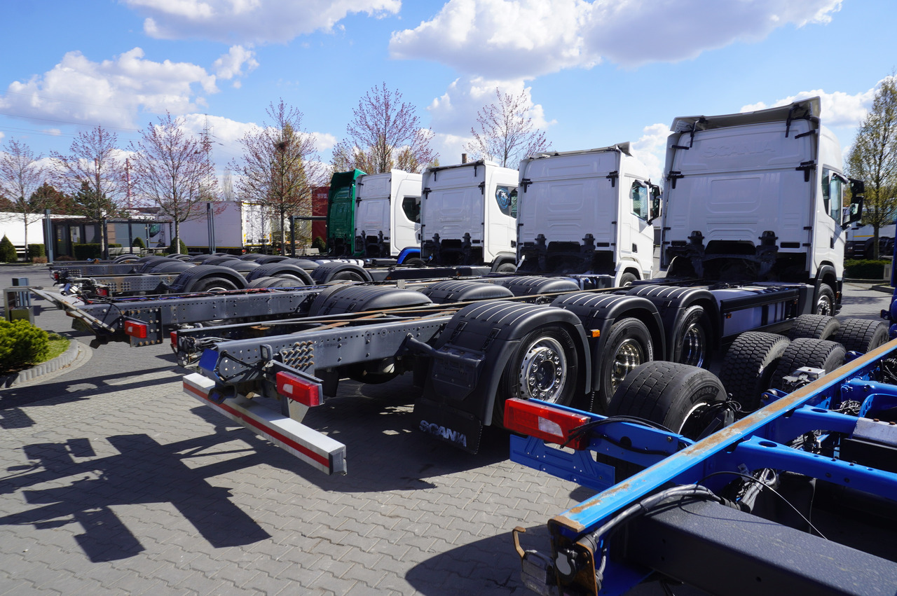 SCANIA R650 V8 / 650 HP/ frame 8.8 m / steered 4th axis / 20 units - Camion şasiu: Foto 4 SCANIA R650 V8 / 650 HP/ frame 8.8 m / steered 4th axis / 20 units - Camion şasiu: Foto 4
