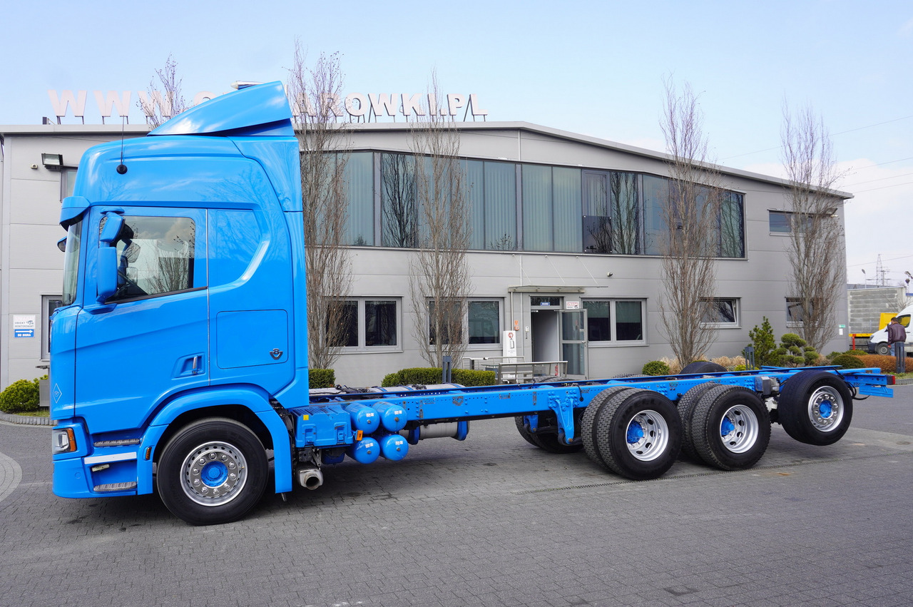SCANIA R650 V8 / 650 HP/ frame 8.8 m / steered 4th axle - Camion şasiu: Foto 2 SCANIA R650 V8 / 650 HP/ frame 8.8 m / steered 4th axle - Camion şasiu: Foto 2