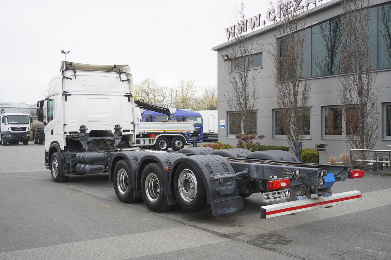 Scania G540 8x4 / Chassis 8.7 m / Steered axle / 2021 - Camion şasiu: Foto 4 Scania G540 8x4 / Chassis 8.7 m / Steered axle / 2021 - Camion şasiu: Foto 4