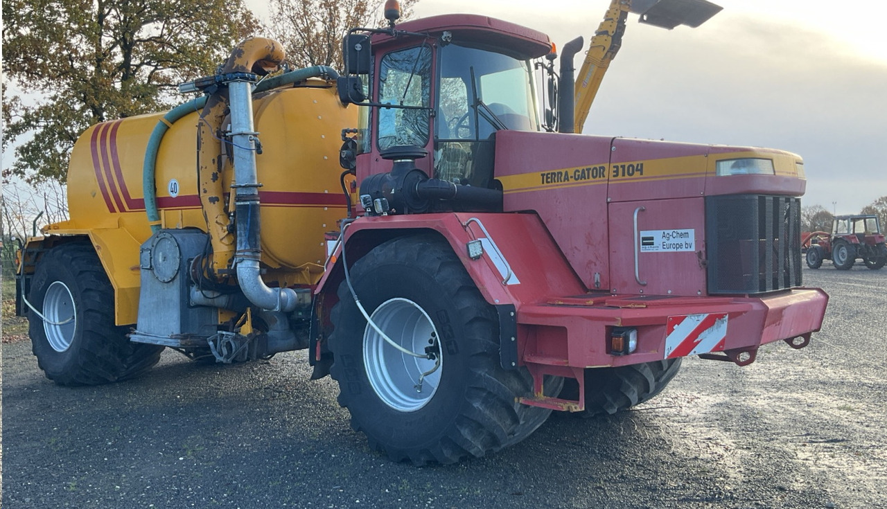 TERRA-GATOR TG 3104 Self-propelled liquid manure spreader - Maşină de împrăştiat gunoi de grajd: Foto 4 TERRA-GATOR TG 3104 Self-propelled liquid manure spreader - Maşină de împrăştiat gunoi de grajd: Foto 4