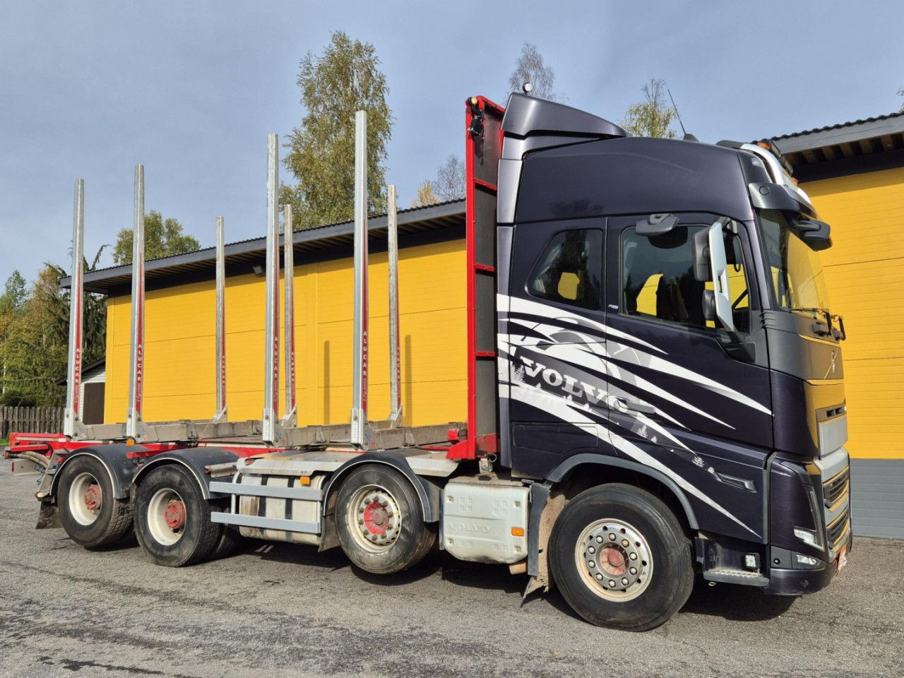 VOLVO FH 750 8x4 / 2 lifted axles / timber truck - Camion forestier: Foto 3 VOLVO FH 750 8x4 / 2 lifted axles / timber truck - Camion forestier: Foto 3