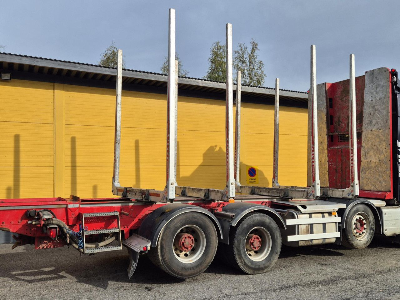 VOLVO FH 750 8x4 / 2 lifted axles / timber truck - Camion forestier: Foto 4 VOLVO FH 750 8x4 / 2 lifted axles / timber truck - Camion forestier: Foto 4