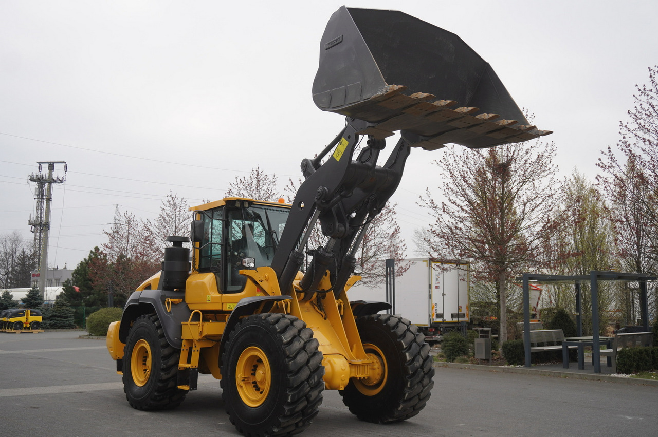 VOLVO L120H - Încărcător frontal pe pneuri: Foto 4 VOLVO L120H - Încărcător frontal pe pneuri: Foto 4