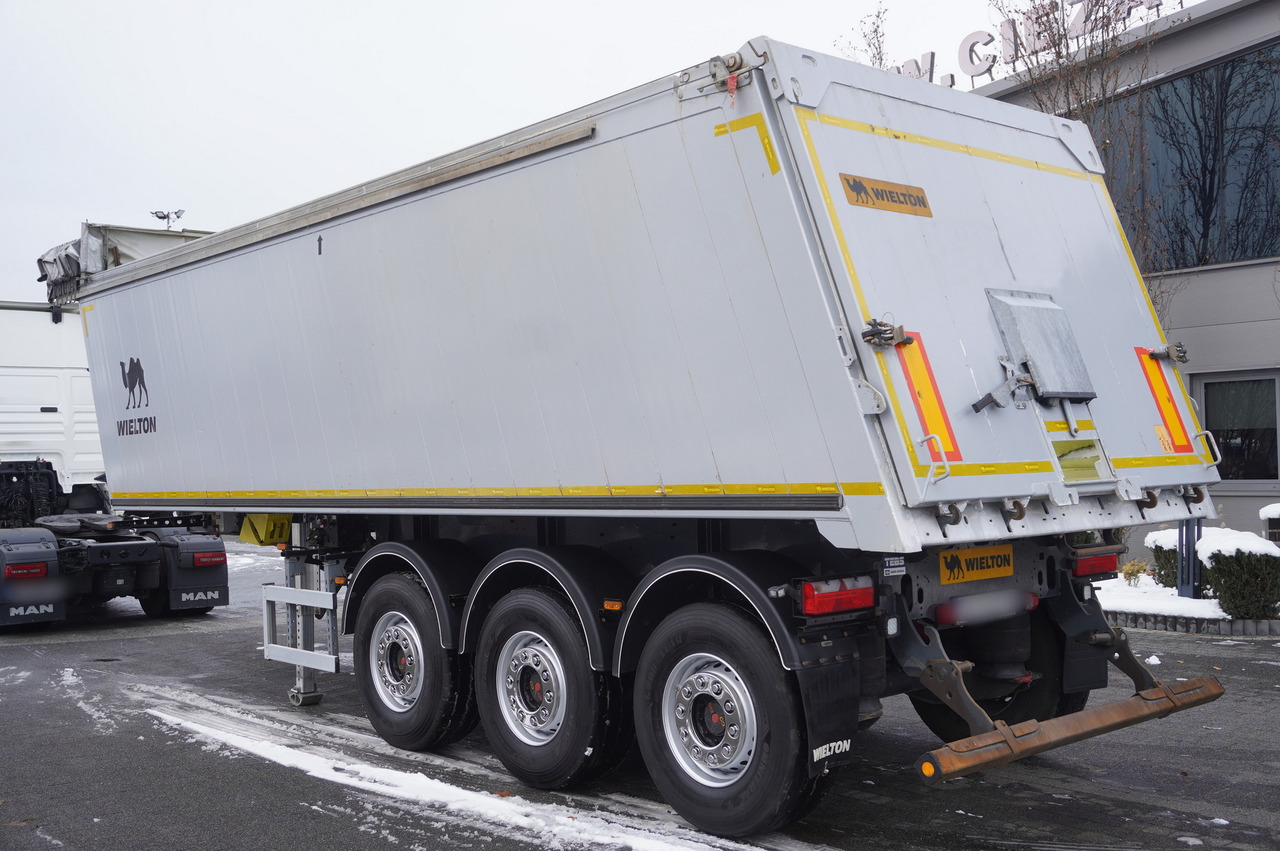 WIELTON NW-3 / weight 6.2 t / capacity 38m3 / Electrically folded roof / Teflon / 20 units, 2022 - Semiremorcă basculantă: Foto 3 WIELTON NW-3 / weight 6.2 t / capacity 38m3 / Electrically folded roof / Teflon / 20 units, 2022 - Semiremorcă basculantă: Foto 3