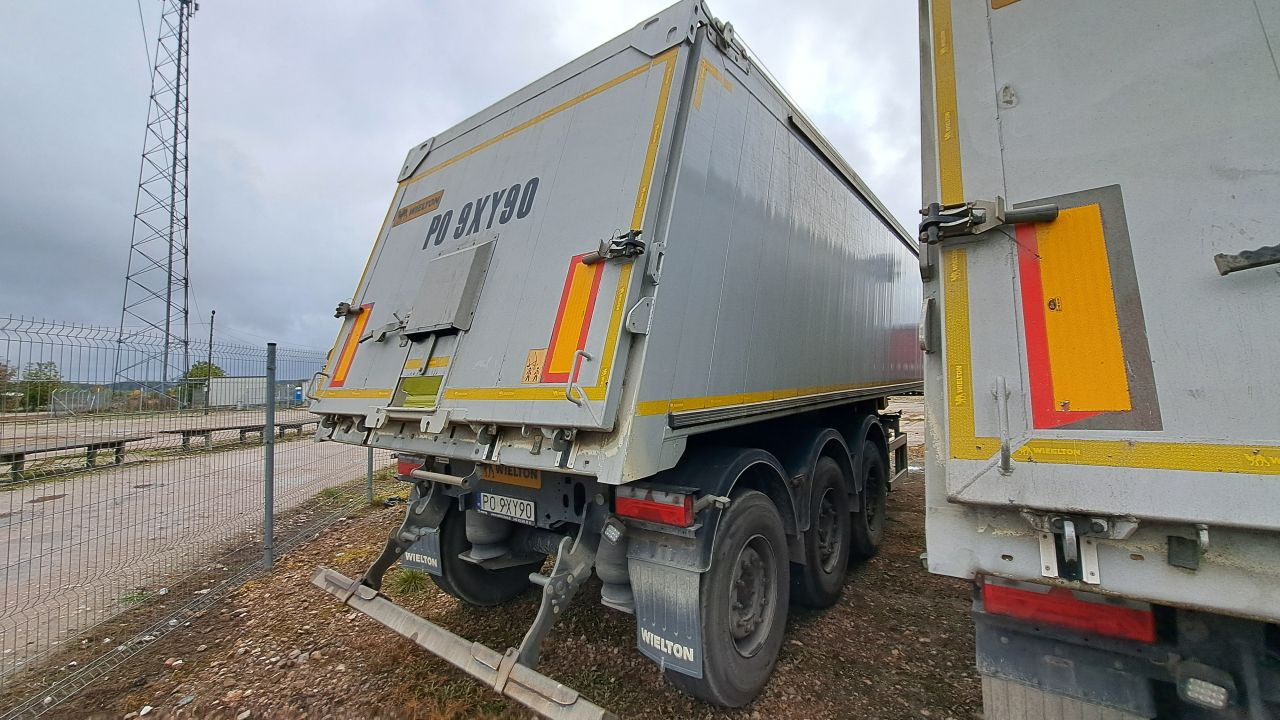 WIELTON NW-3 / weight 6.2 t / capacity 38m3 / Electrically folded roof / Teflon / 20 units, 2022 - Semiremorcă basculantă: Foto 5 WIELTON NW-3 / weight 6.2 t / capacity 38m3 / Electrically folded roof / Teflon / 20 units, 2022 - Semiremorcă basculantă: Foto 5