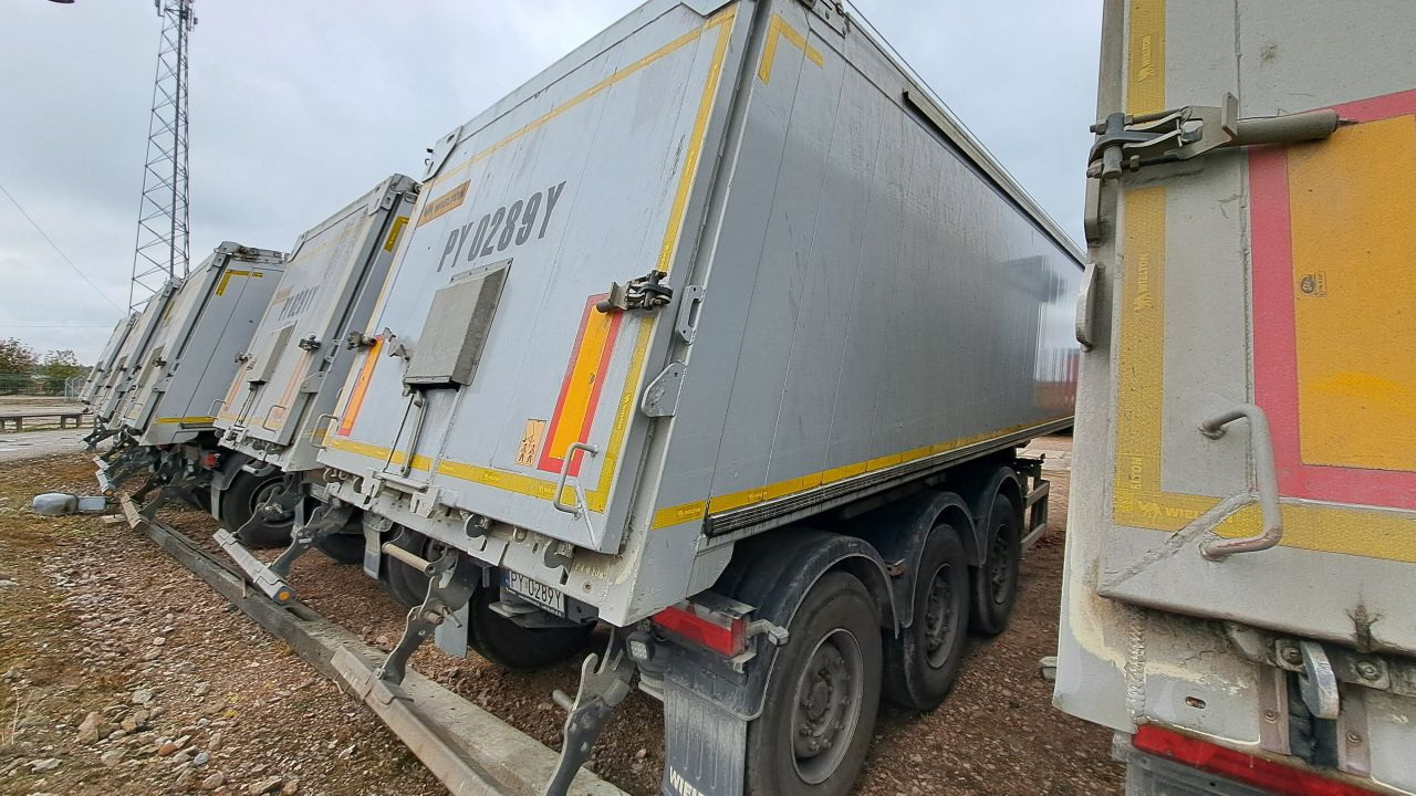 WIELTON NW-3 / weight 6.2 t / capacity 38m3 / Electrically folded roof / Teflon / 20 units, 2022 - Semiremorcă basculantă: Foto 3 WIELTON NW-3 / weight 6.2 t / capacity 38m3 / Electrically folded roof / Teflon / 20 units, 2022 - Semiremorcă basculantă: Foto 3