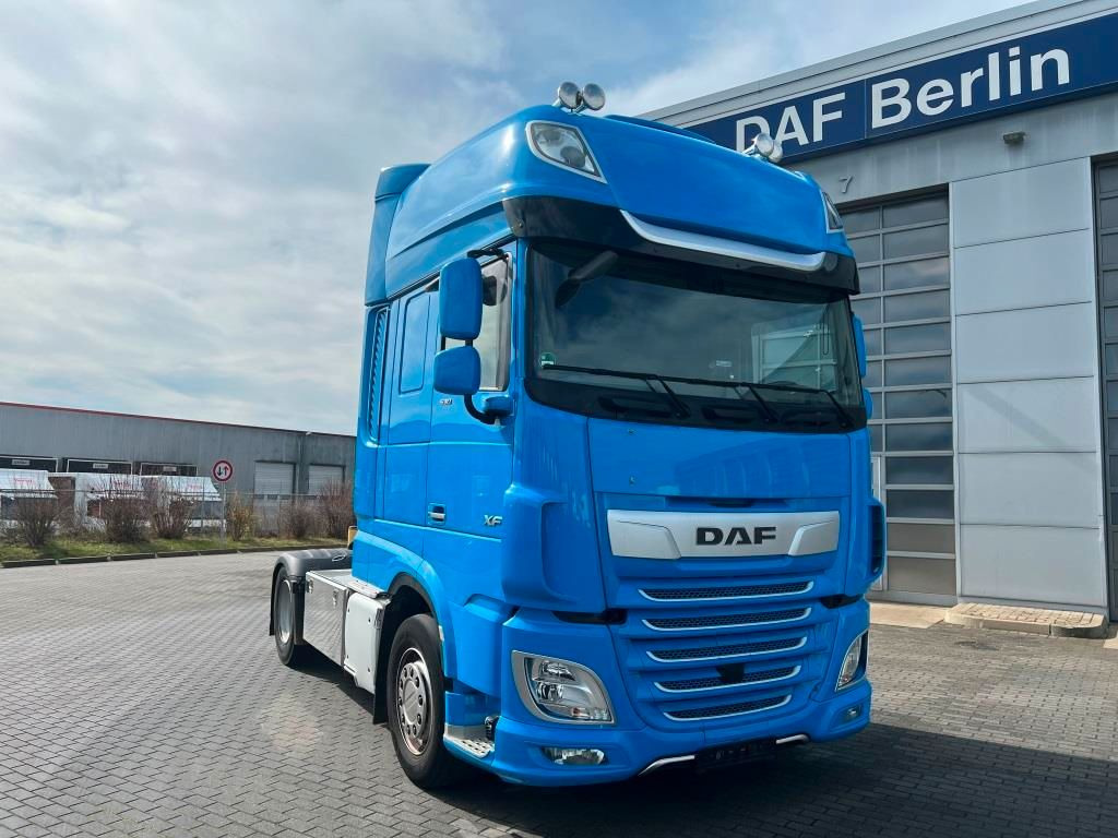 DAF XF 530 FT SSC Retarder Standklima Navigation - Cap tractor: Foto 1 DAF XF 530 FT SSC Retarder Standklima Navigation - Cap tractor: Foto 1