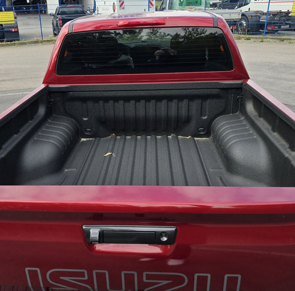 SUV Isuzu D-Max V-Cross im Vorlauf 25er Modell: Foto 9
