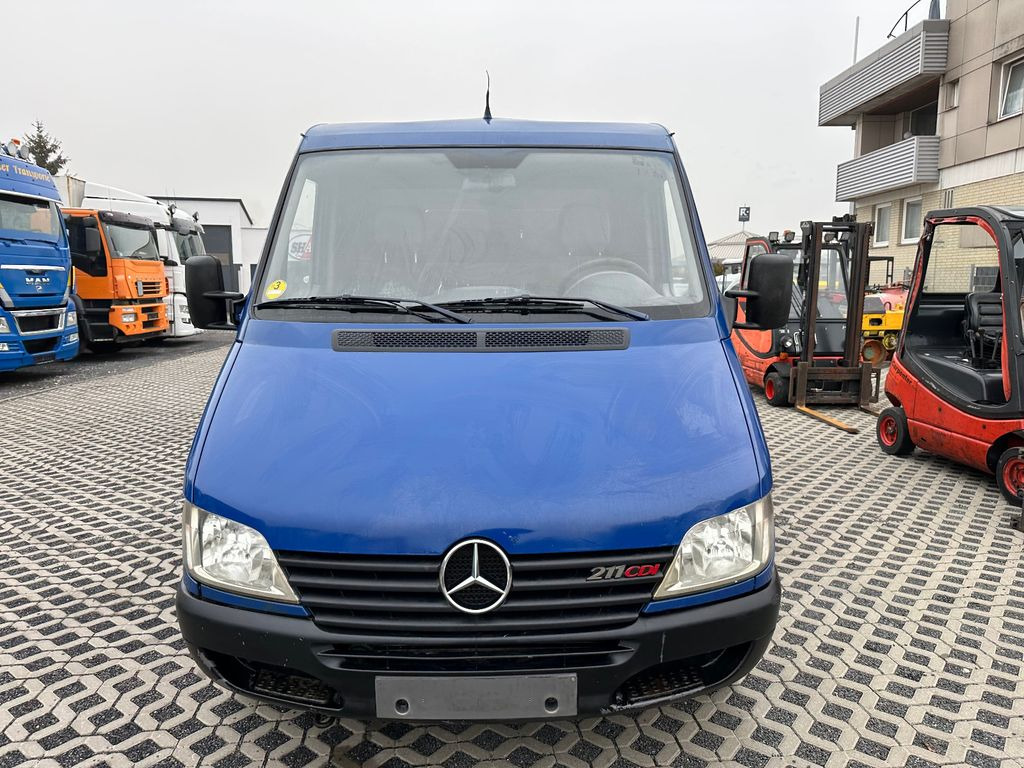 Mercedes-Benz 211 CDI - Autoutilitară compactă: Foto 2 Mercedes-Benz 211 CDI - Autoutilitară compactă: Foto 2