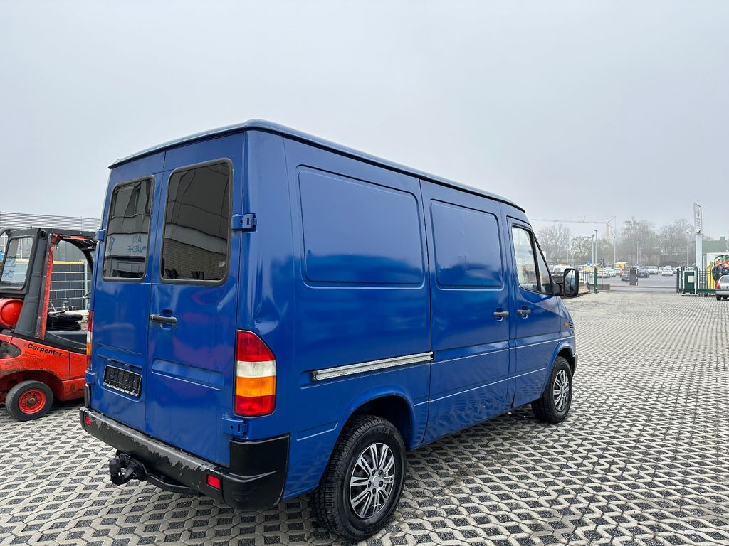 Mercedes-Benz 211 CDI - Autoutilitară compactă: Foto 5 Mercedes-Benz 211 CDI - Autoutilitară compactă: Foto 5