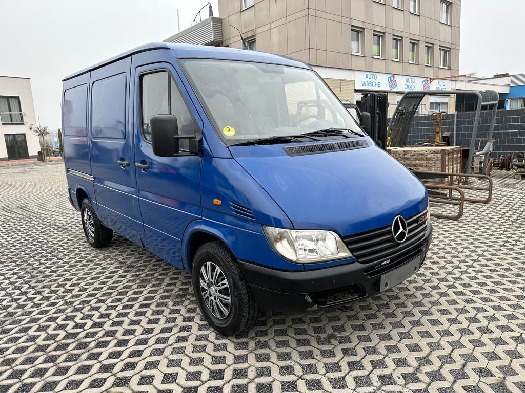 Mercedes-Benz 211 CDI - Autoutilitară compactă: Foto 3 Mercedes-Benz 211 CDI - Autoutilitară compactă: Foto 3