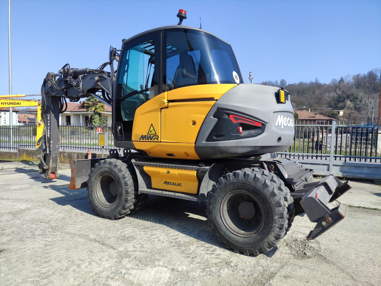 MECALAC 15 MWR - Excavator pe roţi: Foto 2 MECALAC 15 MWR - Excavator pe roţi: Foto 2