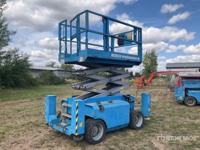 2007 Genie GS2668RT 4x4 Diesel Scissor Lift - Platforma foarfeca: Foto 2 2007 Genie GS2668RT 4x4 Diesel Scissor Lift - Platforma foarfeca: Foto 2