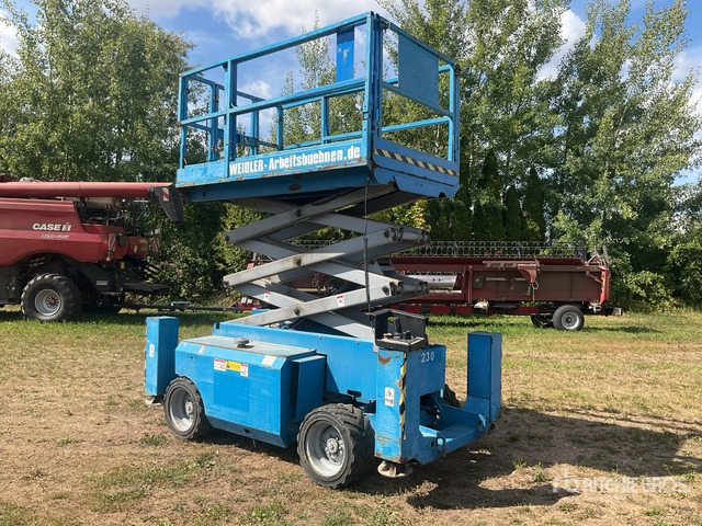 2007 Genie GS2668RT 4x4 Diesel Scissor Lift - Platforma foarfeca: Foto 3 2007 Genie GS2668RT 4x4 Diesel Scissor Lift - Platforma foarfeca: Foto 3