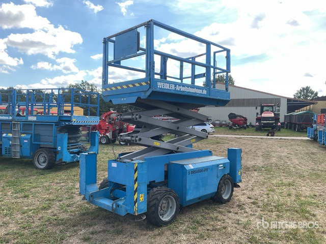 2007 Genie GS2668RT 4x4 Diesel Scissor Lift - Platforma foarfeca: Foto 4 2007 Genie GS2668RT 4x4 Diesel Scissor Lift - Platforma foarfeca: Foto 4