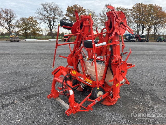 2022 Kuhn GF8700 (Unused) Hay Tedder - Maşină de întors fânul: Foto 1 2022 Kuhn GF8700 (Unused) Hay Tedder - Maşină de întors fânul: Foto 1