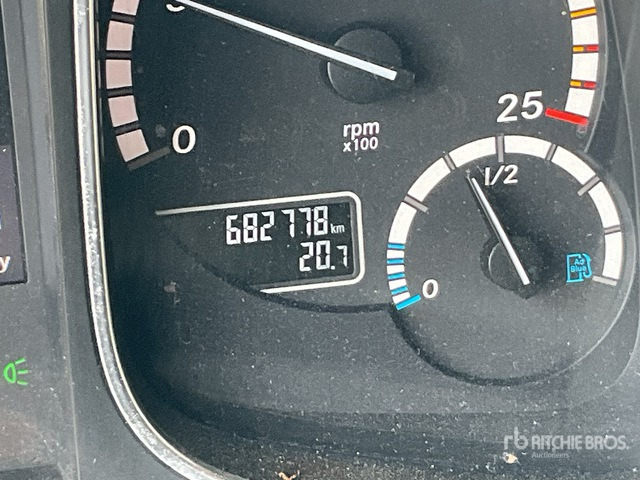 2015 Mercedes-Benz Actros 1845LS 4x2 S/A Sleeper Truck Tractor - Cap tractor: Foto 4 2015 Mercedes-Benz Actros 1845LS 4x2 S/A Sleeper Truck Tractor - Cap tractor: Foto 4