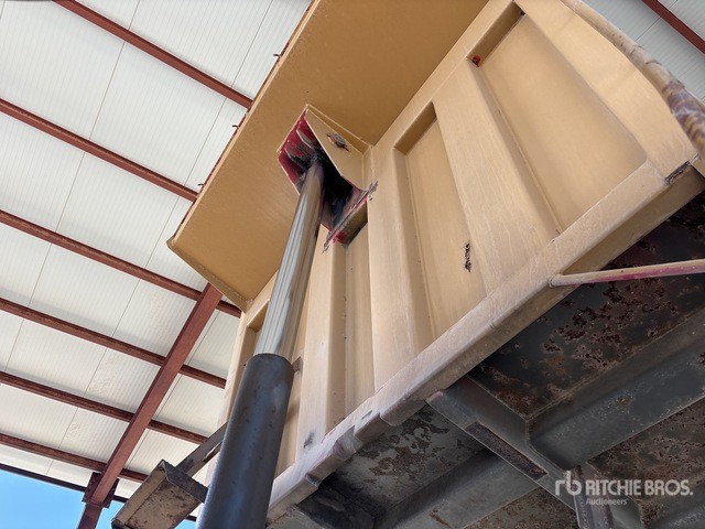 1998 Volvo FL10 360 6x4 T/A Dump Truck - Camion basculantă: Foto 5 1998 Volvo FL10 360 6x4 T/A Dump Truck - Camion basculantă: Foto 5