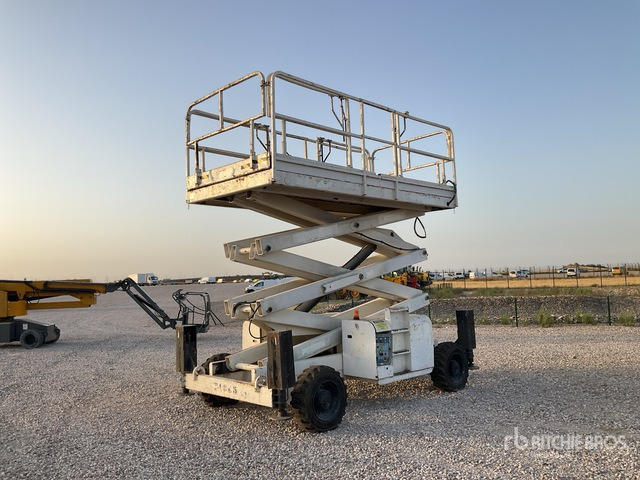 2004 Haulotte H12SX 4x4 Scissor Lift - Platforma foarfeca: Foto 1 2004 Haulotte H12SX 4x4 Scissor Lift - Platforma foarfeca: Foto 1