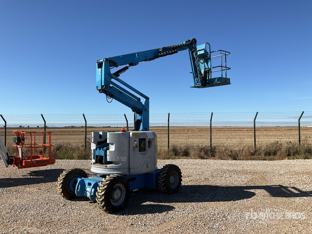 2007 Genie Z34/22 4WD Diesel Articulating Boom Lift - Nacela articulata: Foto 2 2007 Genie Z34/22 4WD Diesel Articulating Boom Lift - Nacela articulata: Foto 2
