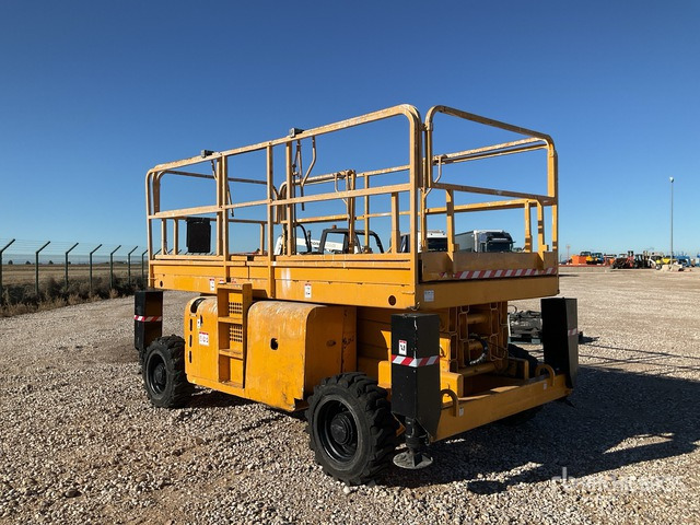 2011 Haulotte H12SX Scissor Lift - Platforma foarfeca: Foto 3 2011 Haulotte H12SX Scissor Lift - Platforma foarfeca: Foto 3