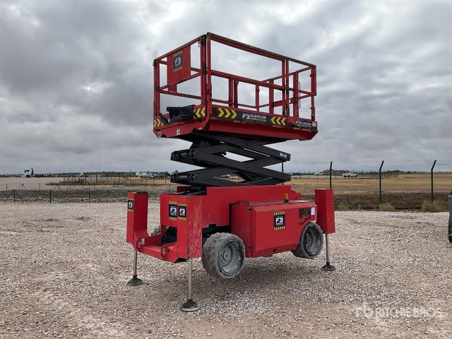 2011 Manitou 120SC 4x4 Diesel Scissor Lift - Platforma foarfeca: Foto 2 2011 Manitou 120SC 4x4 Diesel Scissor Lift - Platforma foarfeca: Foto 2
