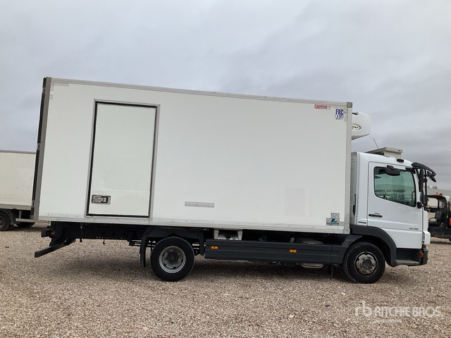 2012 Mercedes-Benz Atego 1018 4x2 Refrigerated Truck - Camion frigider: Foto 4 2012 Mercedes-Benz Atego 1018 4x2 Refrigerated Truck - Camion frigider: Foto 4