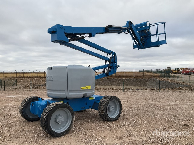 2013 Genie Z45/25J 4WD Diesel Articulating Boom Lift - Nacela articulata: Foto 2 2013 Genie Z45/25J 4WD Diesel Articulating Boom Lift - Nacela articulata: Foto 2
