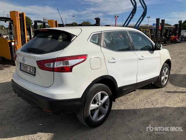 2015 Nissan Qashqai 4WD SUV - SUV: Foto 4 2015 Nissan Qashqai 4WD SUV - SUV: Foto 4