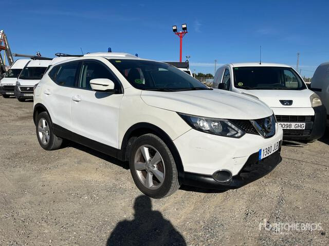 2015 Nissan Qashqai 4WD SUV - SUV: Foto 2 2015 Nissan Qashqai 4WD SUV - SUV: Foto 2