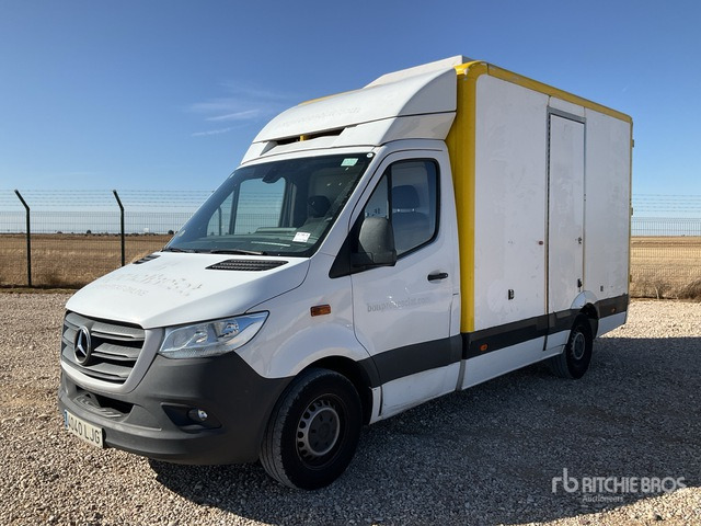 2020 Mercedes-Benz Sprinter 4x2 Refrigerated Truck - Camion frigider: Foto 1 2020 Mercedes-Benz Sprinter 4x2 Refrigerated Truck - Camion frigider: Foto 1