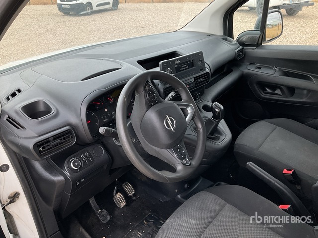 2020 Opel Combo Passenger Van - Microbuz, Transport persoane: Foto 5 2020 Opel Combo Passenger Van - Microbuz, Transport persoane: Foto 5