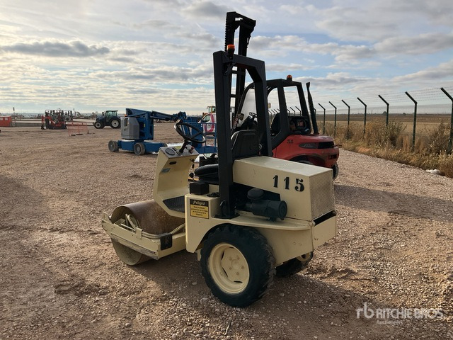 2006 Multitor RM-1010 Double Drum Roller - Alte utilaje: Foto 3 2006 Multitor RM-1010 Double Drum Roller - Alte utilaje: Foto 3