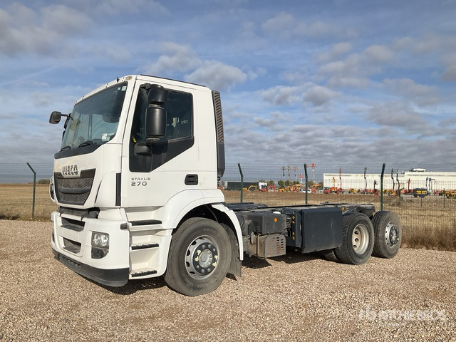 2013 Iveco AD260S27Y 6x2 Cab and Chassis - Alte utilaje: Foto 2 2013 Iveco AD260S27Y 6x2 Cab and Chassis - Alte utilaje: Foto 2