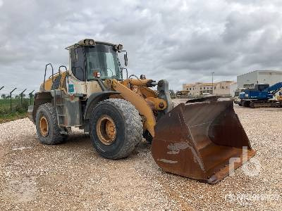 LIEBHERR L556 - Încărcător frontal pe pneuri: Foto 4 LIEBHERR L556 - Încărcător frontal pe pneuri: Foto 4