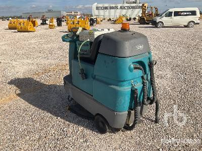 TENNANT T7 - Mașină de măturat industrială: Foto 2 TENNANT T7 - Mașină de măturat industrială: Foto 2