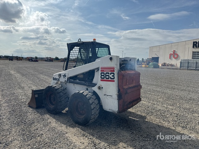 2002 Bobcat 863 High Flow Skid Steer Loader - Mini încărcător: Foto 4 2002 Bobcat 863 High Flow Skid Steer Loader - Mini încărcător: Foto 4