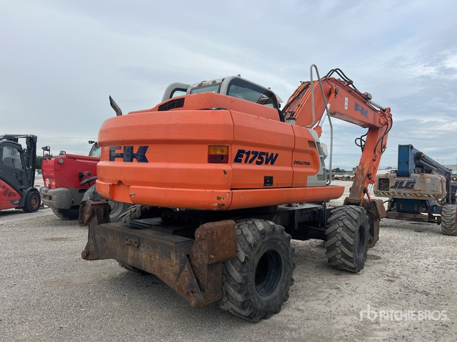 2004 Fiat Kobelco E175W (Inoperable) Wheel Excavator - Excavator pe roţi: Foto 4 2004 Fiat Kobelco E175W (Inoperable) Wheel Excavator - Excavator pe roţi: Foto 4
