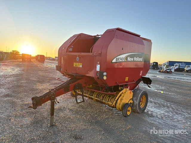 2004 New Holland BR740 Round Baler - Presă baloţi rotunzi: Foto 1 2004 New Holland BR740 Round Baler - Presă baloţi rotunzi: Foto 1