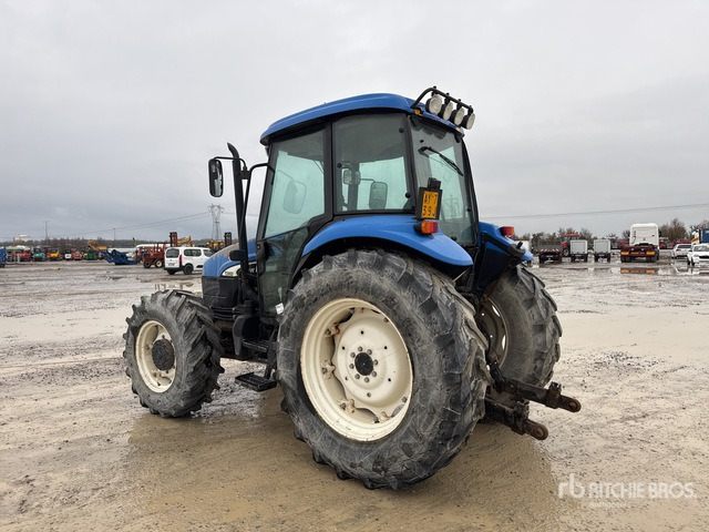 2004 New Holland TD90D 4WD Tractor - Tractor agricol: Foto 2 2004 New Holland TD90D 4WD Tractor - Tractor agricol: Foto 2
