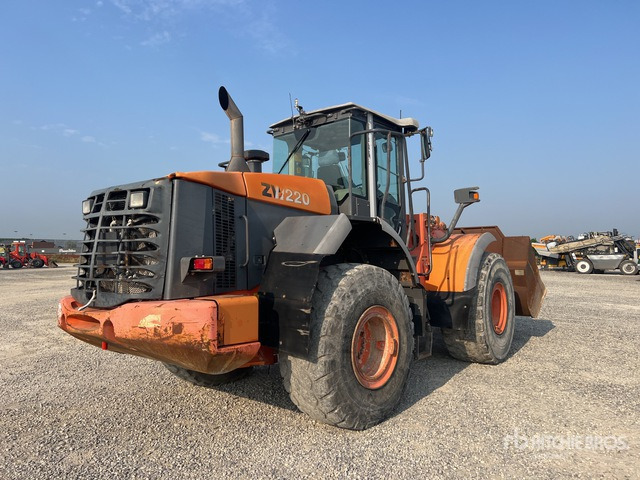2008 Hitachi ZW220 Wheel Loader - Încărcător frontal pe pneuri: Foto 4 2008 Hitachi ZW220 Wheel Loader - Încărcător frontal pe pneuri: Foto 4