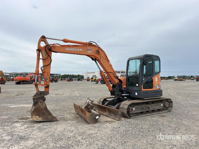 2009 Doosan DX80R Escavatore cingolato - Excavator pe şenile: Foto 2 2009 Doosan DX80R Escavatore cingolato - Excavator pe şenile: Foto 2