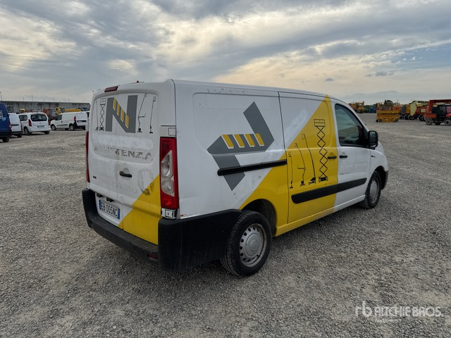 2009 Fiat Scudo Autocarro furgonato - Autoutilitară compactă: Foto 3 2009 Fiat Scudo Autocarro furgonato - Autoutilitară compactă: Foto 3