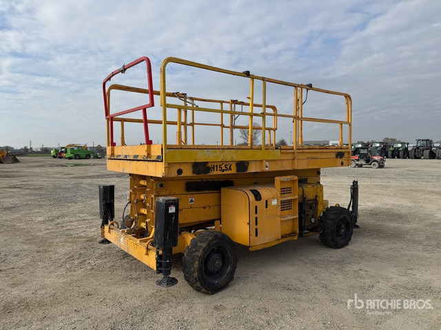 2009 Haulotte H15SX (Inoperable) Scissor Lift - Platforma foarfeca: Foto 1 2009 Haulotte H15SX (Inoperable) Scissor Lift - Platforma foarfeca: Foto 1