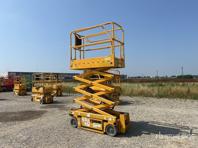 2009 Haulotte Optimum 8NT Electric Scissor Lift - Platforma foarfeca: Foto 1 2009 Haulotte Optimum 8NT Electric Scissor Lift - Platforma foarfeca: Foto 1